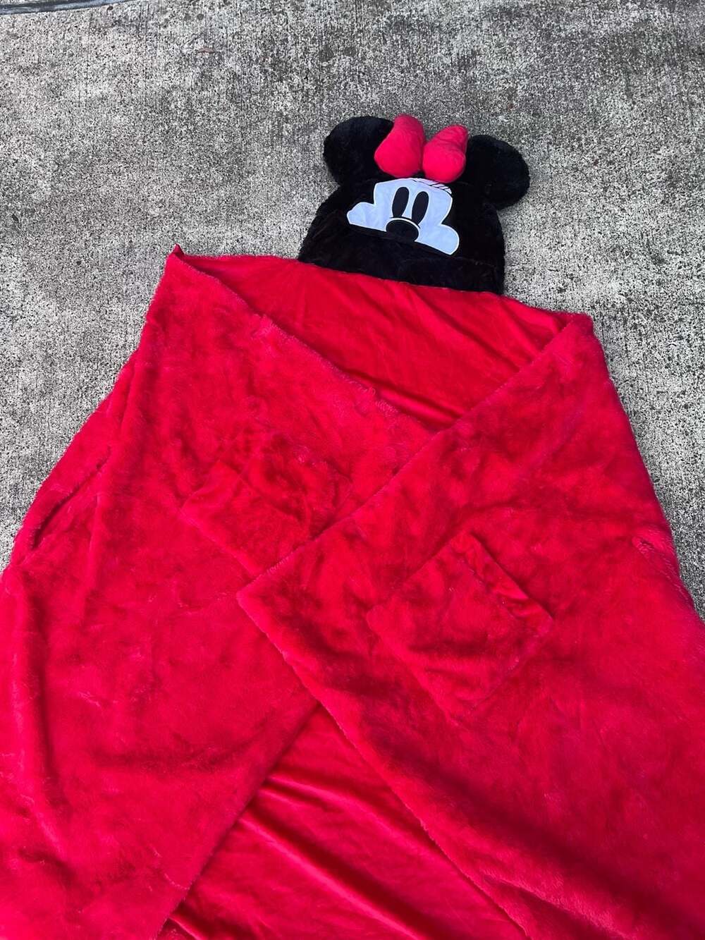 Disney Minnie Mouse Plush Hooded Wearable Blanket Red